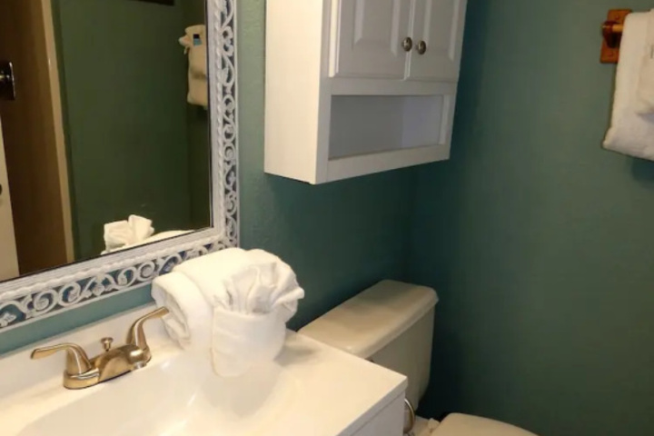Room 8 of 22