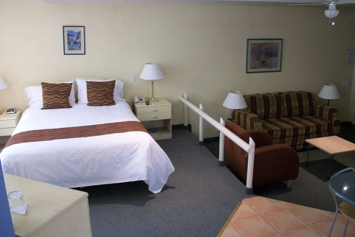 Room 5 of 7