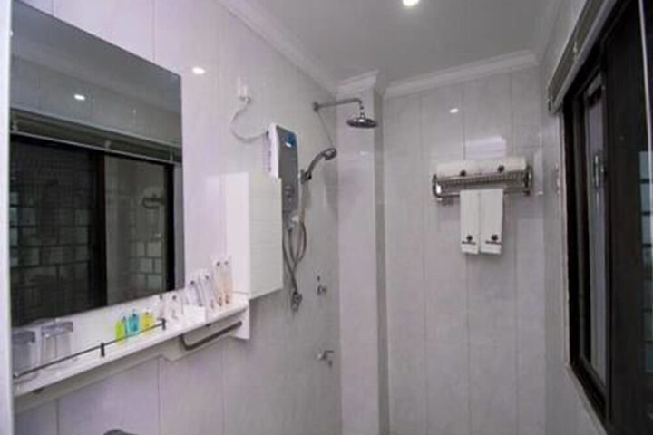 Room 30 of 58