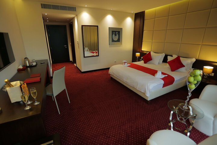 Room 15 of 52