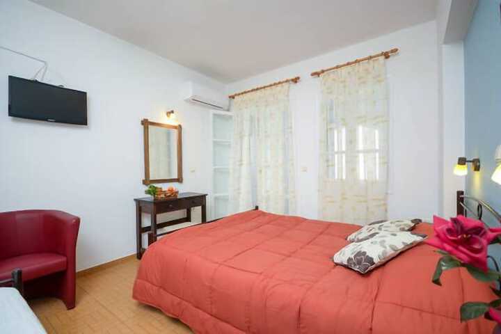Room 11 of 32