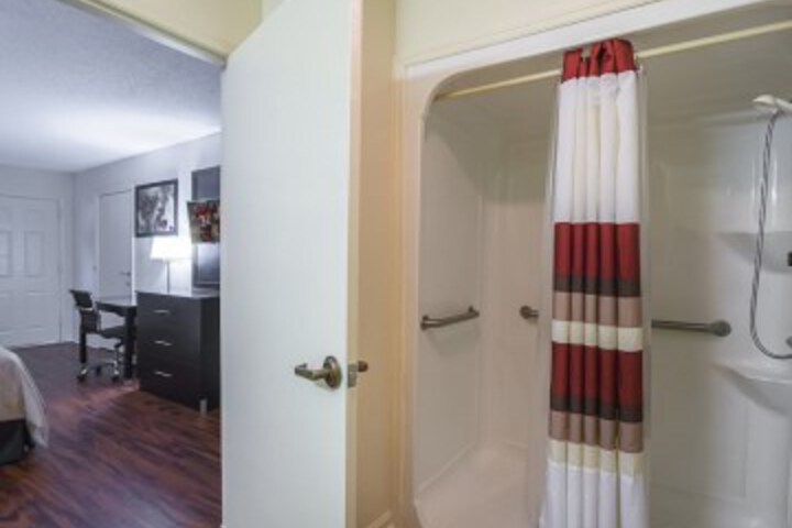 Suite 25 of 47