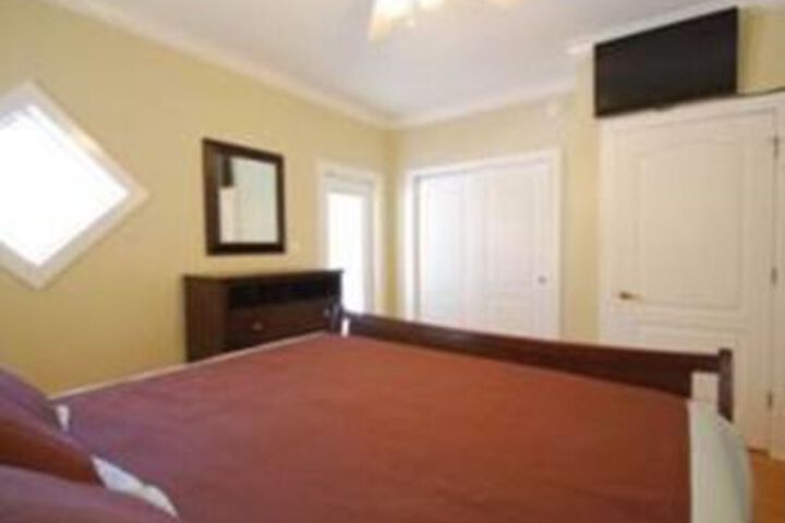 Room 10 of 19