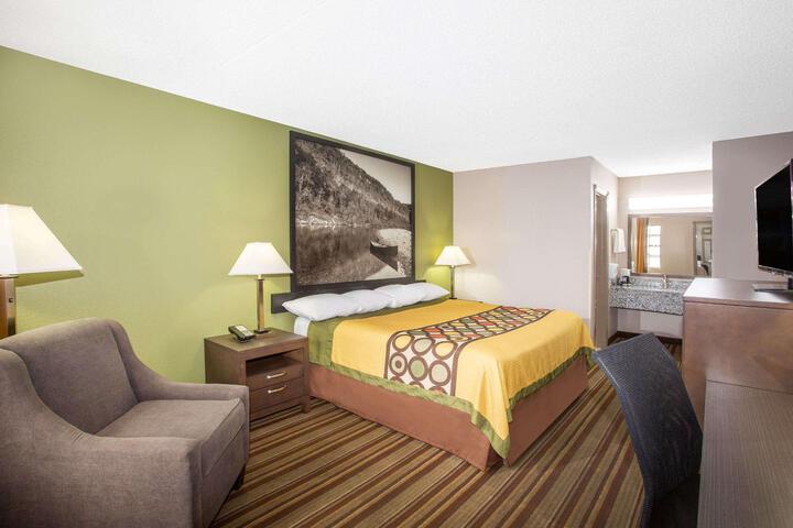 1 King Bed Accessible (4 of 5)
