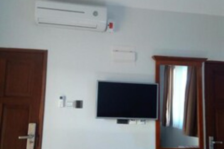 Room 9 of 24