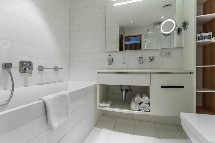 Room 75 of 158