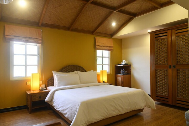 Room 8 of 19