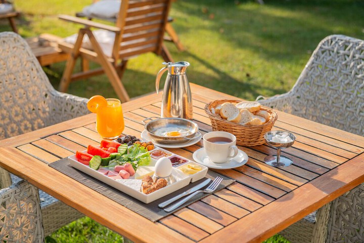 Breakfast/Coffee Service 39 of 54