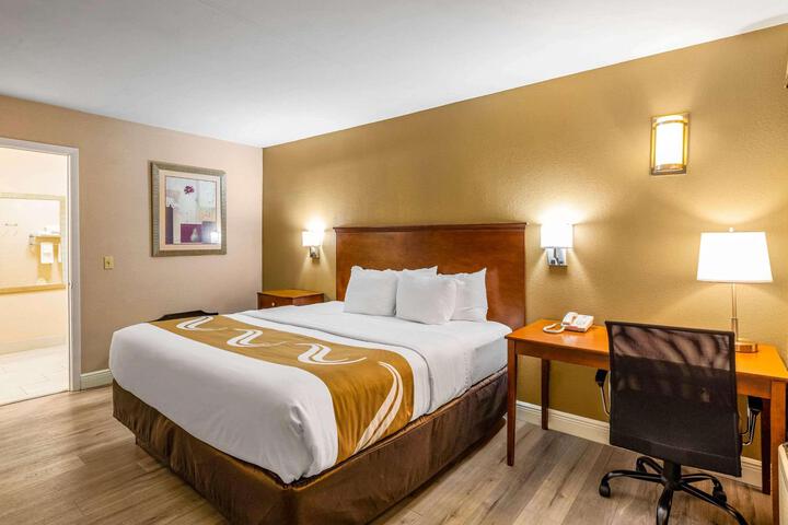 2 Queen Beds (15 of 15)