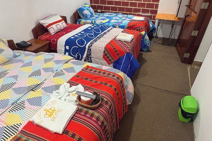 Room 4 of 9