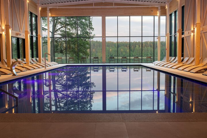 Pool 21 of 41