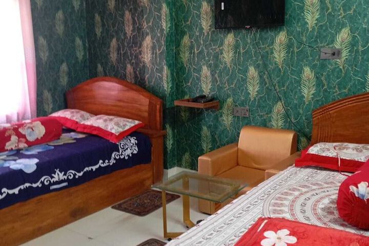 Room 7 of 14