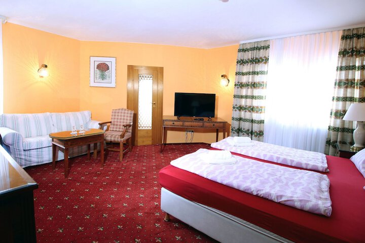 Room 16 of 42