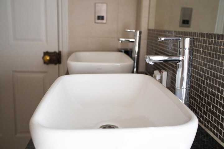 Room 53 of 109