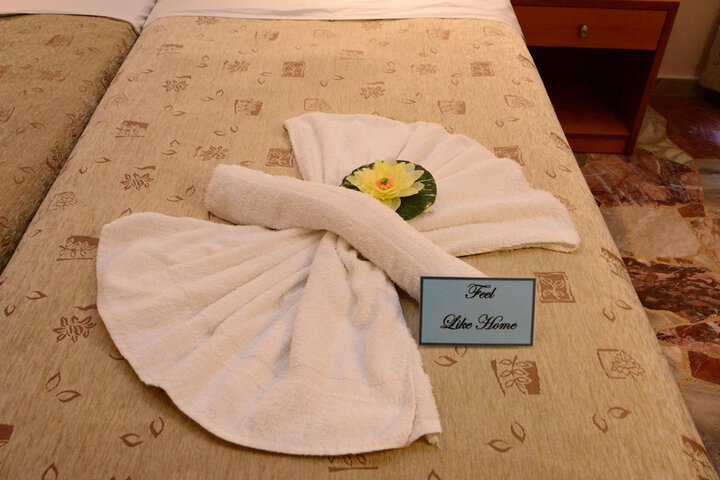 Room 42 of 228