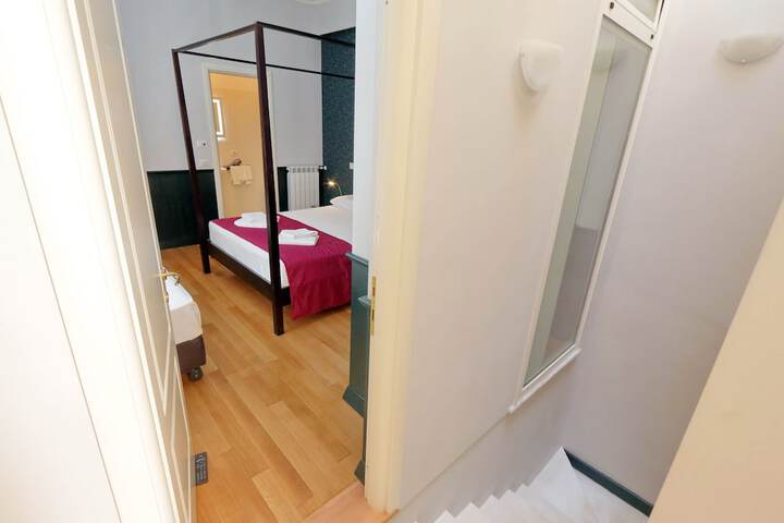 Room 5 of 35