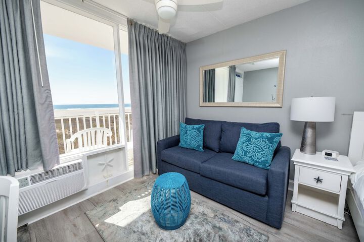 Deluxe Studio Suite Ocean View Oceanfront (4 of 7)