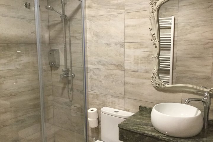 Room 10 of 21