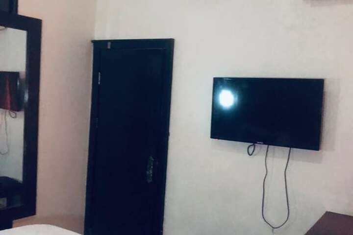 Room 5 of 29