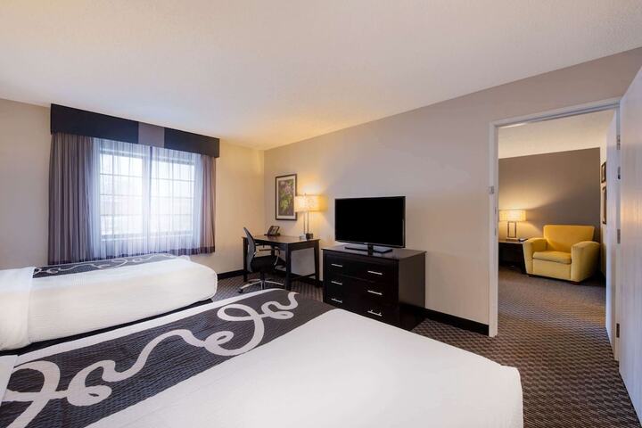 2 Double Beds (4 of 13)