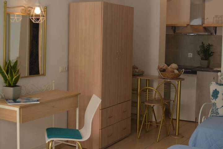 Room 25 of 65