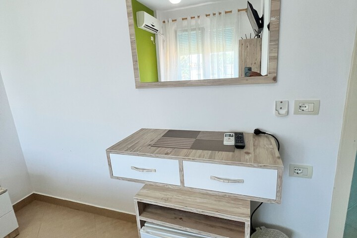 Room 16 of 56
