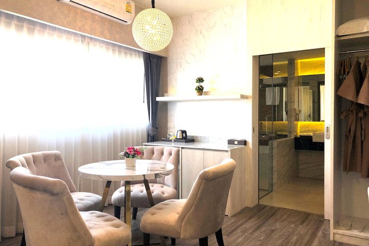 Room 15 of 150