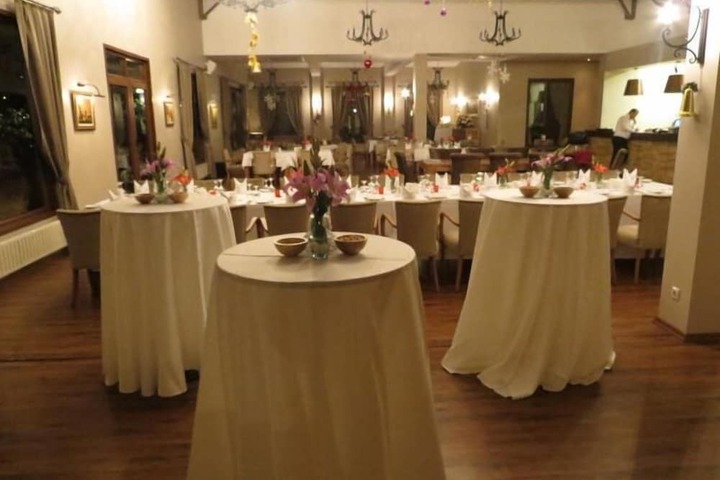 Ballroom/Hall 34 of 66