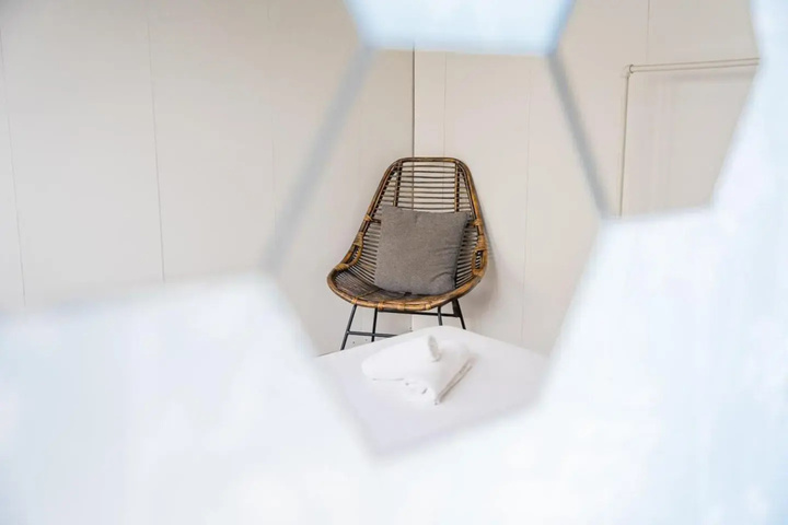 Room 14 of 18