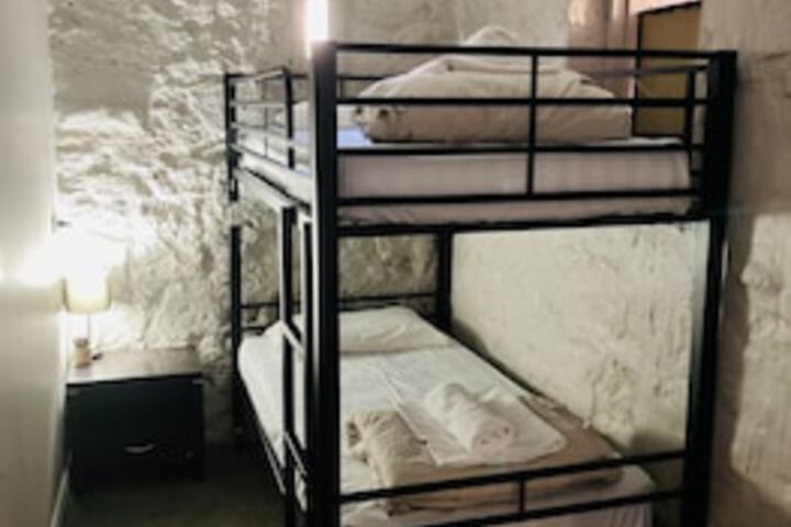 Room 10 of 243