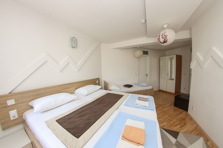 Room 46 of 73
