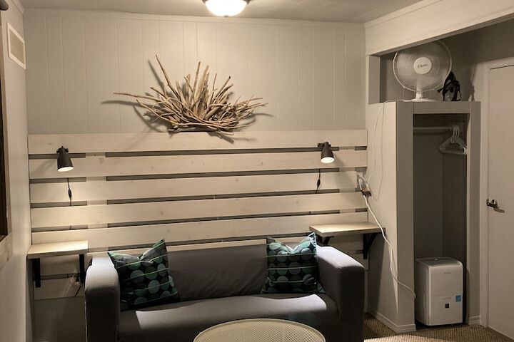 Room 6 of 60