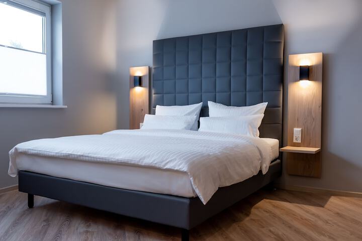 Room 2 of 82
