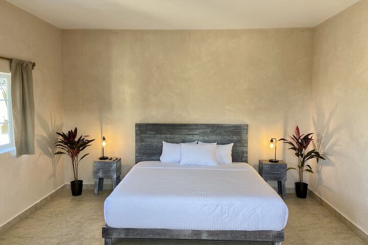 Room 11 of 25