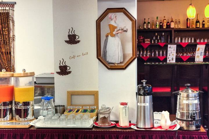 Breakfast/Coffee Service 27 of 33
