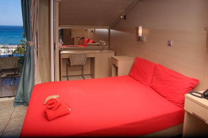 Room 9 of 24