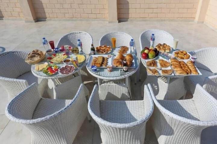 Breakfast/Coffee Service 16 of 21