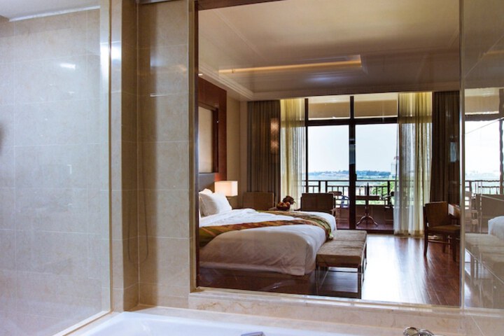 Room 5 of 52