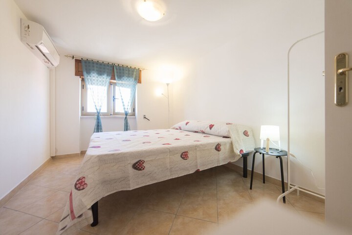 Room 7 of 13