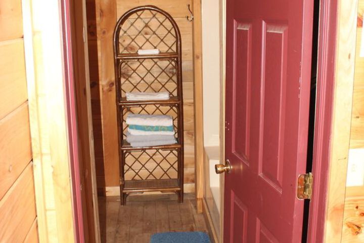 Room 8 of 128