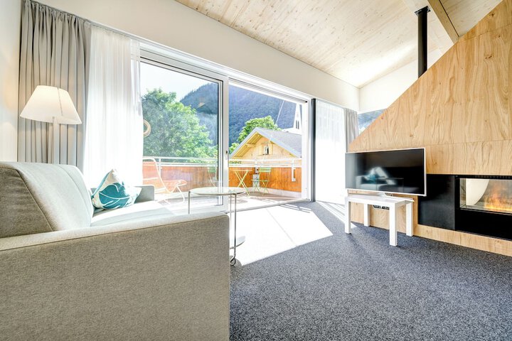 Room 35 of 76
