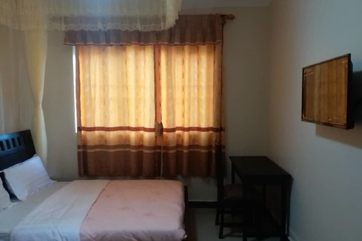 Room 6 of 23