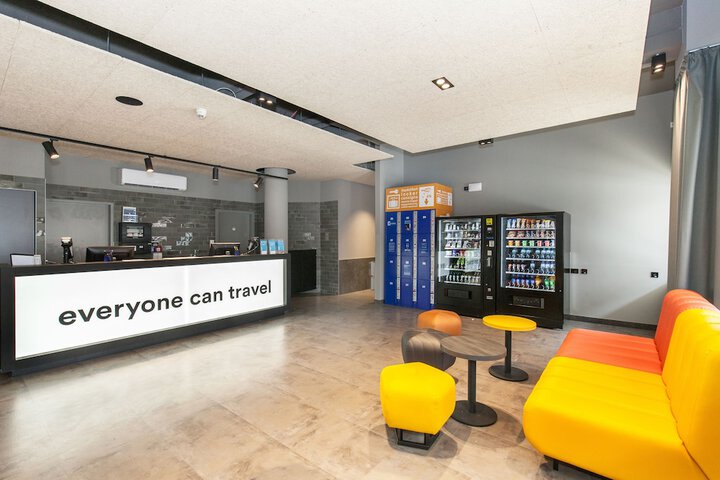 Guest Lobby