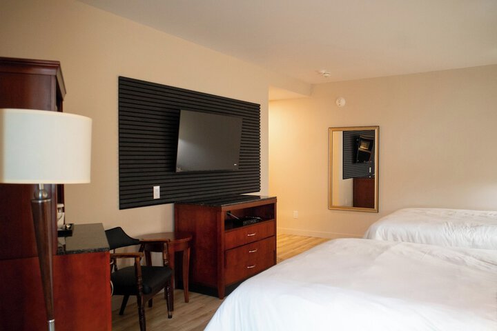 Room 11 of 33