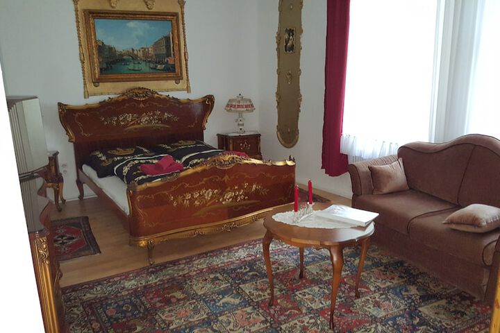 Room 11 of 40
