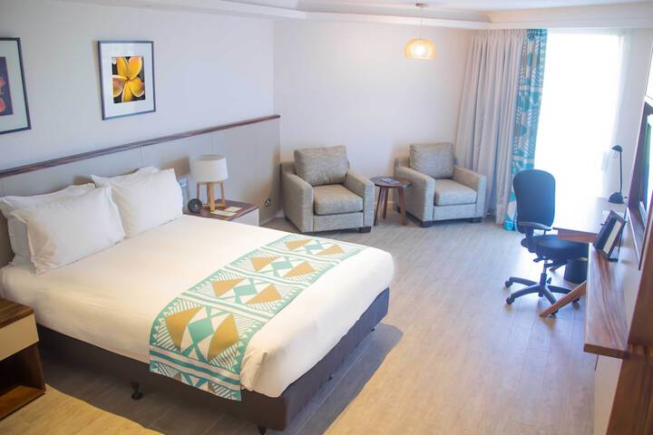 Room 4 of 106