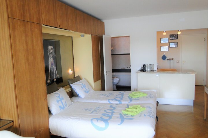 Room 8 of 47