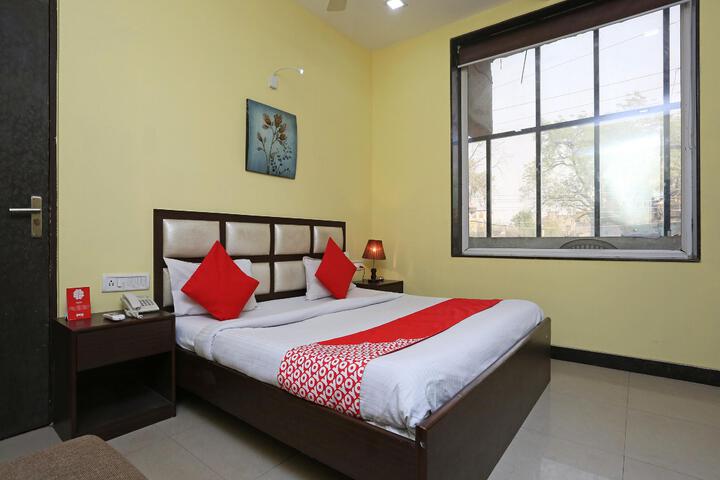 Room 3 of 7