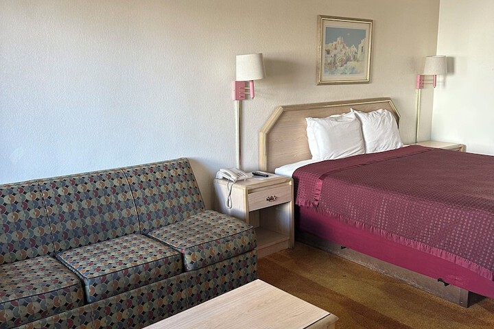 Room 7 of 17
