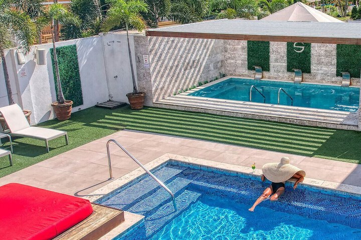 Pools & Facilities